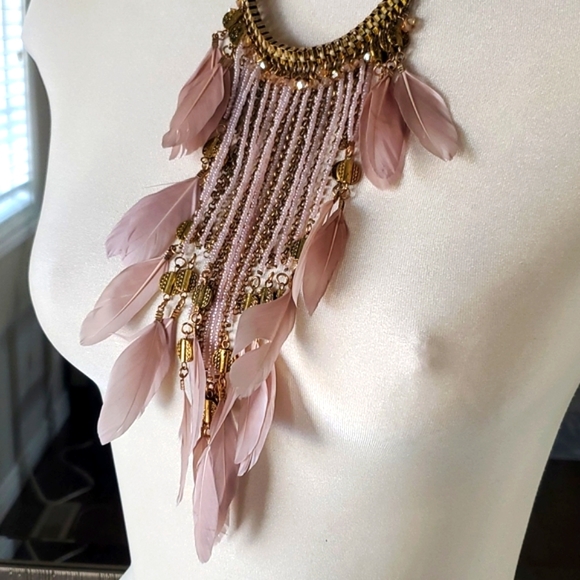 Gorgeous feathered necklace - Picture 4 of 4